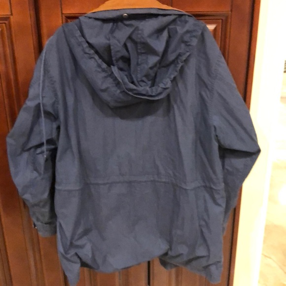 Lightweight jacket - Picture 2 of 3